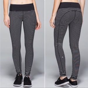 Lululemon Speed Tight II / Parallel Stripe Black White‎ / SZ 6